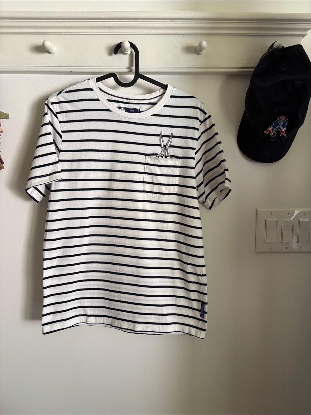 Warner Bros. Ad-Lib Looney Tunes Tee - White & Black. Bugs Bunny Embroidery.